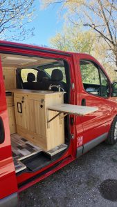 Vue latérale du camion passe-partout