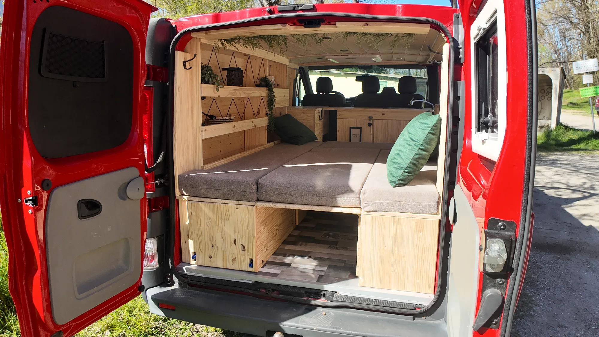 Intérieur de van aménagé