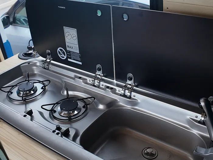 Intérieur de van aménagé