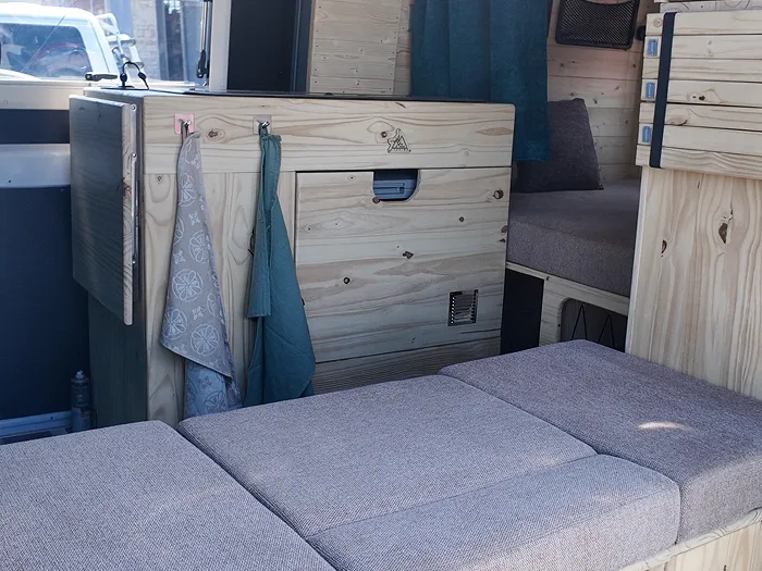 Intérieur de van aménagé