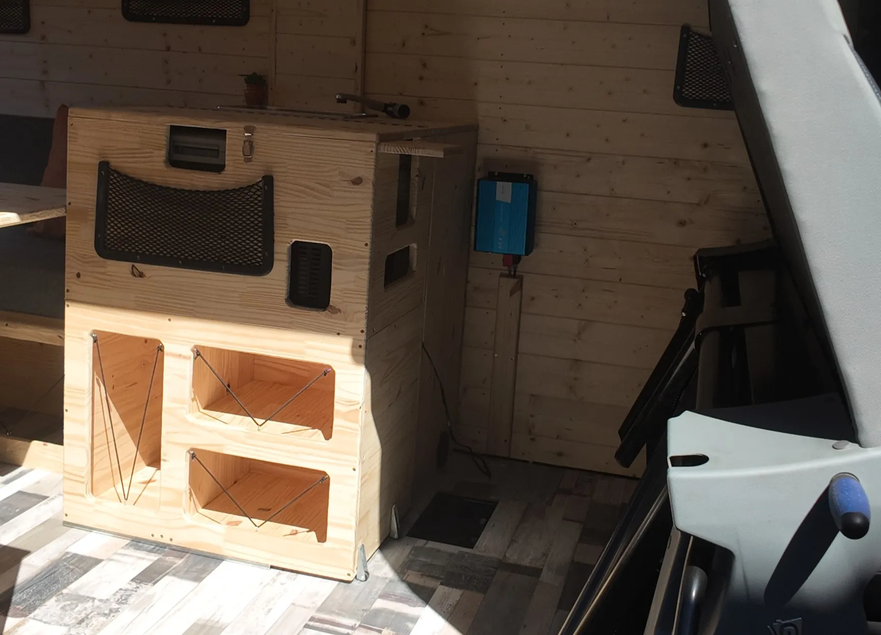 Intérieur de van aménagé