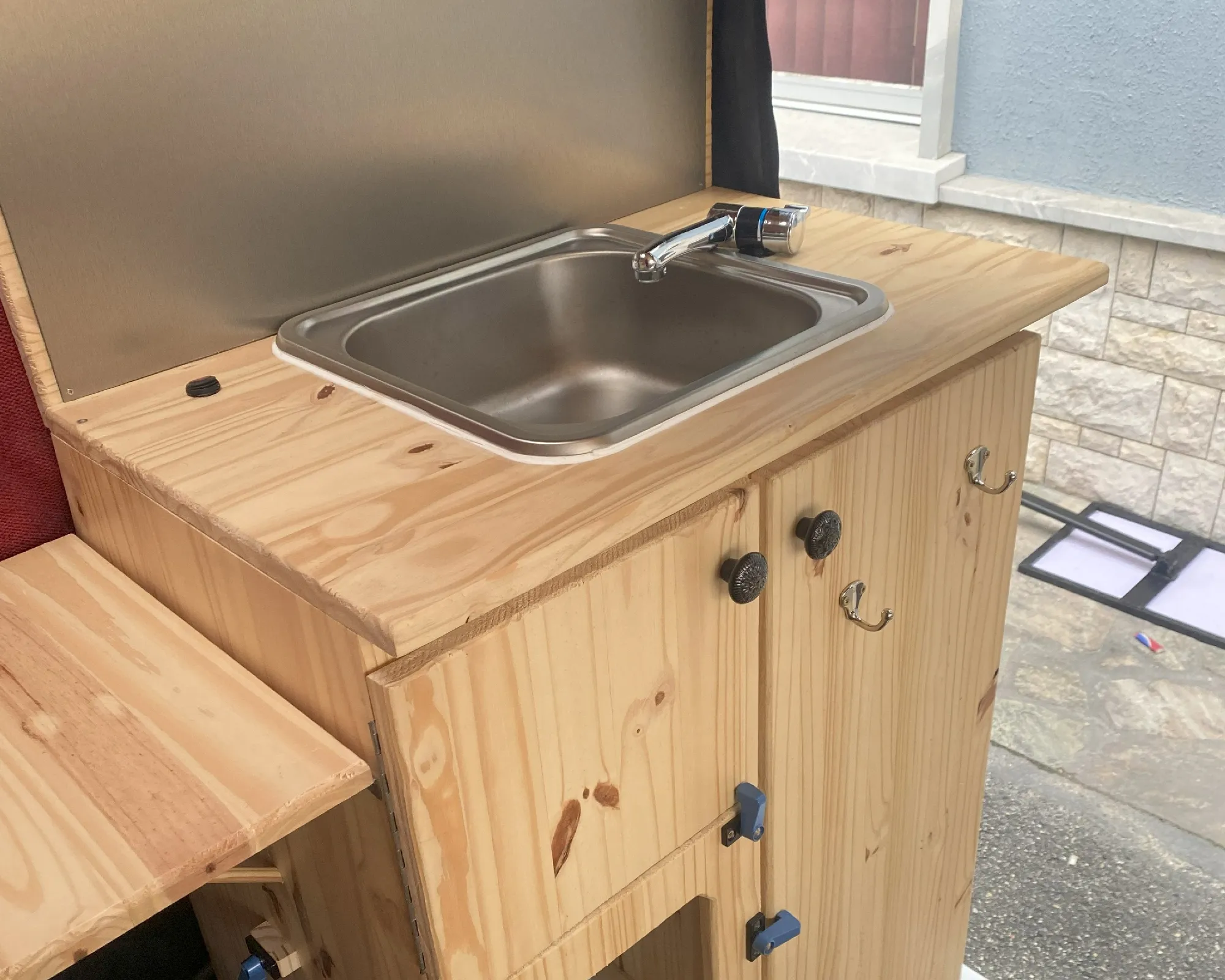 Intérieur de van aménagé