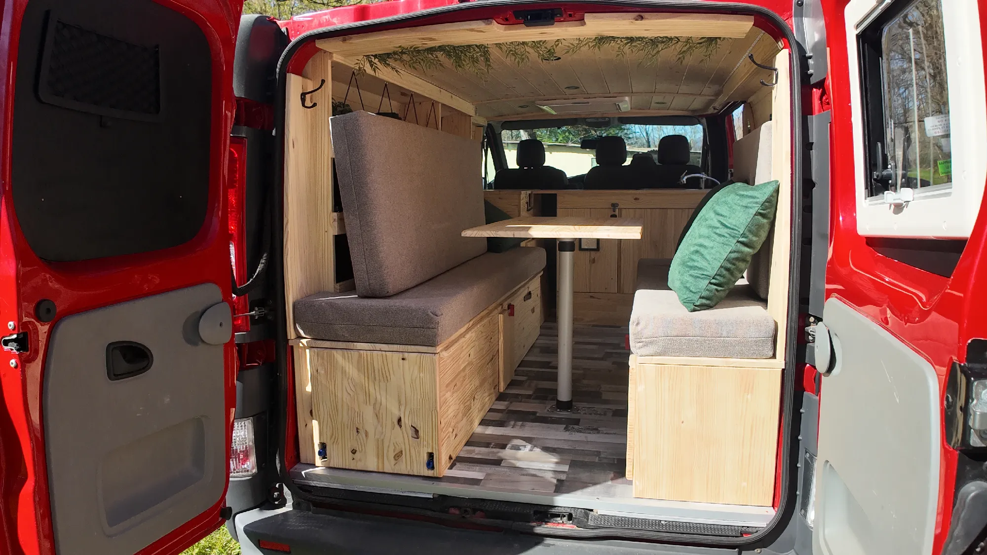 Intérieur de van aménagé