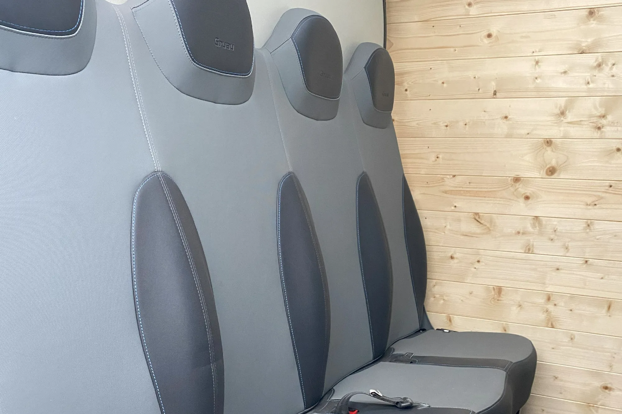 Intérieur de van aménagé