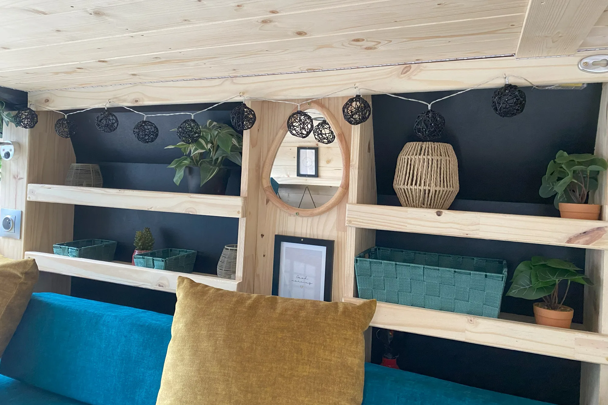 Intérieur de van aménagé