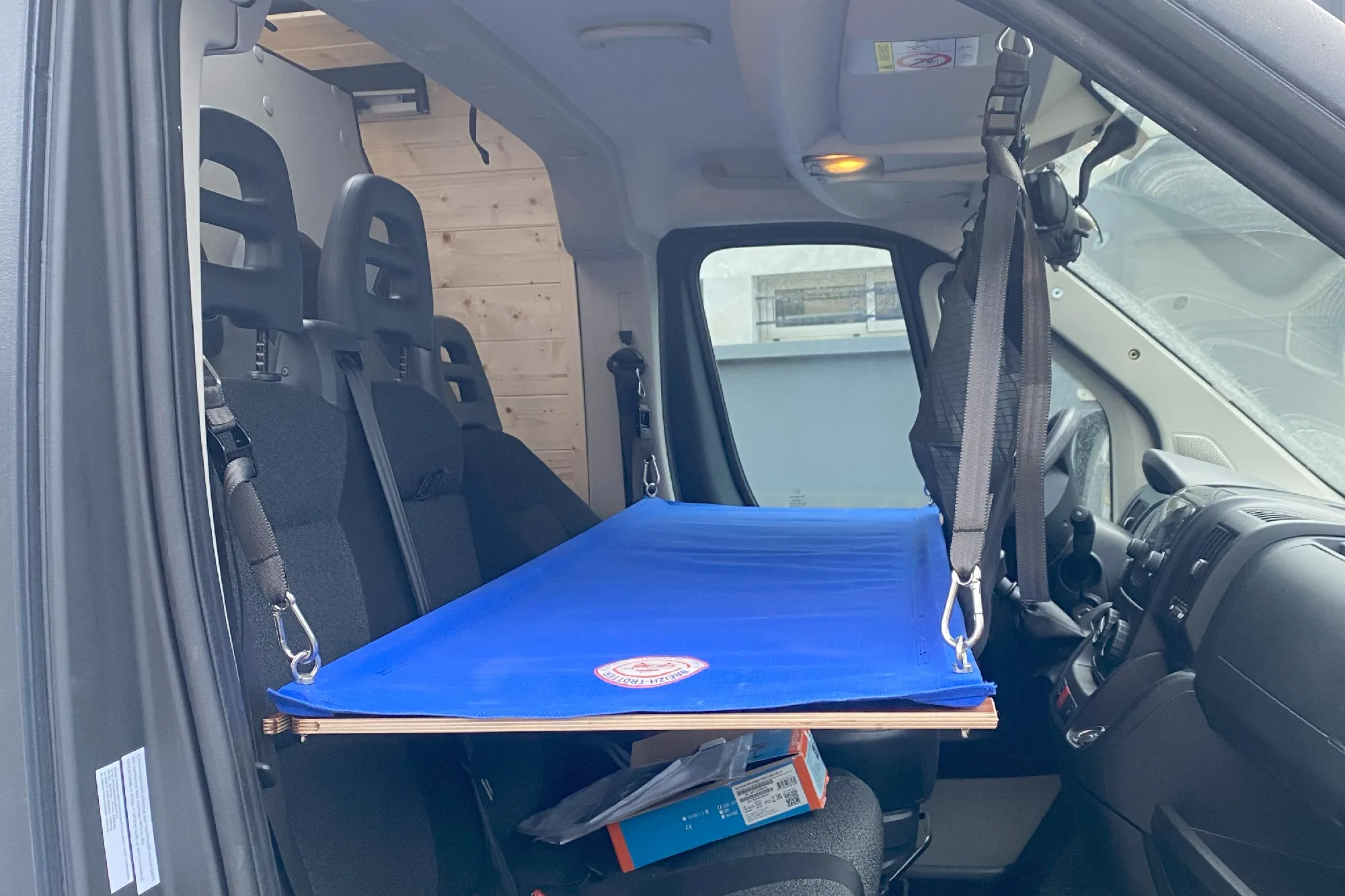 Intérieur de van aménagé