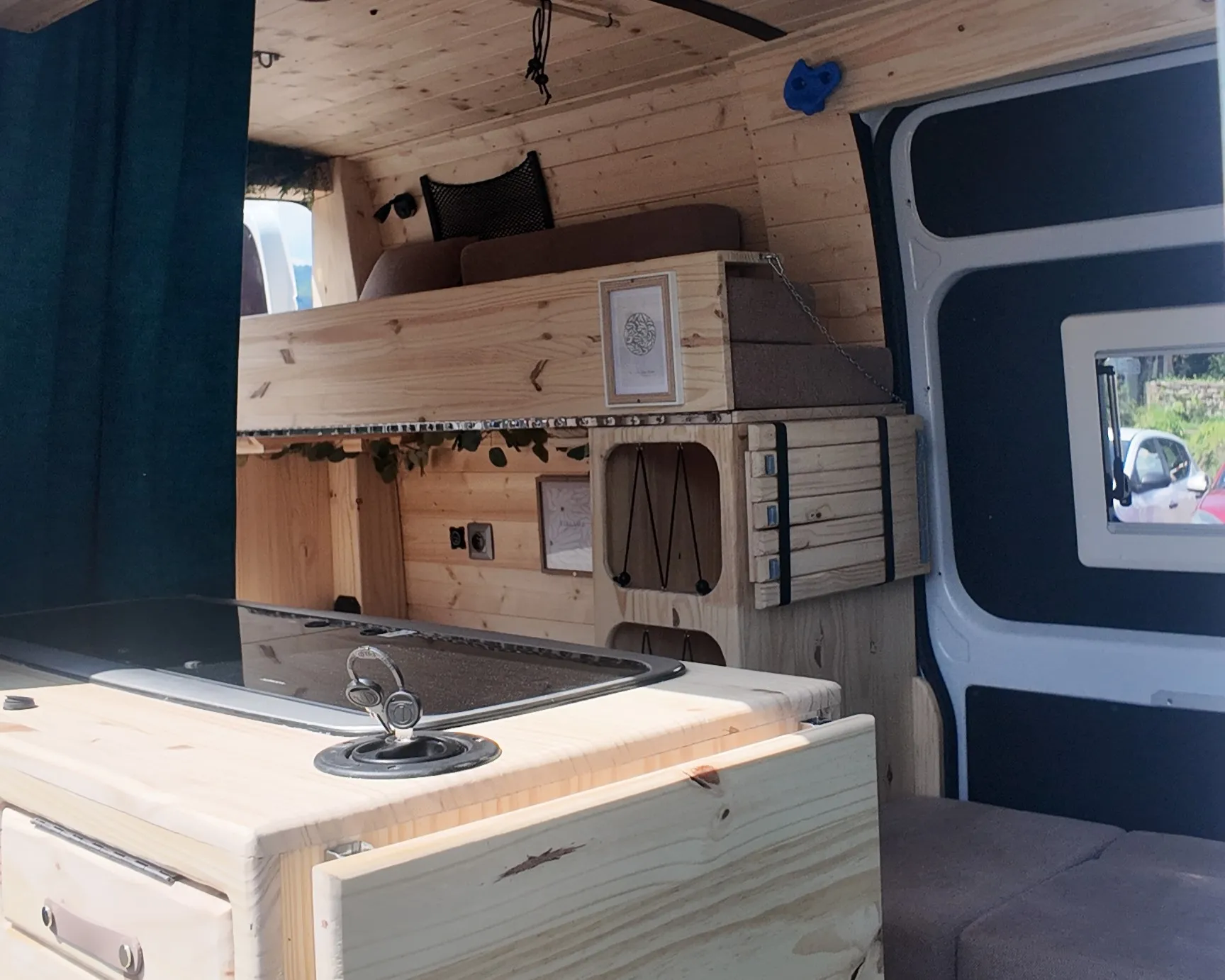 Intérieur de van aménagé