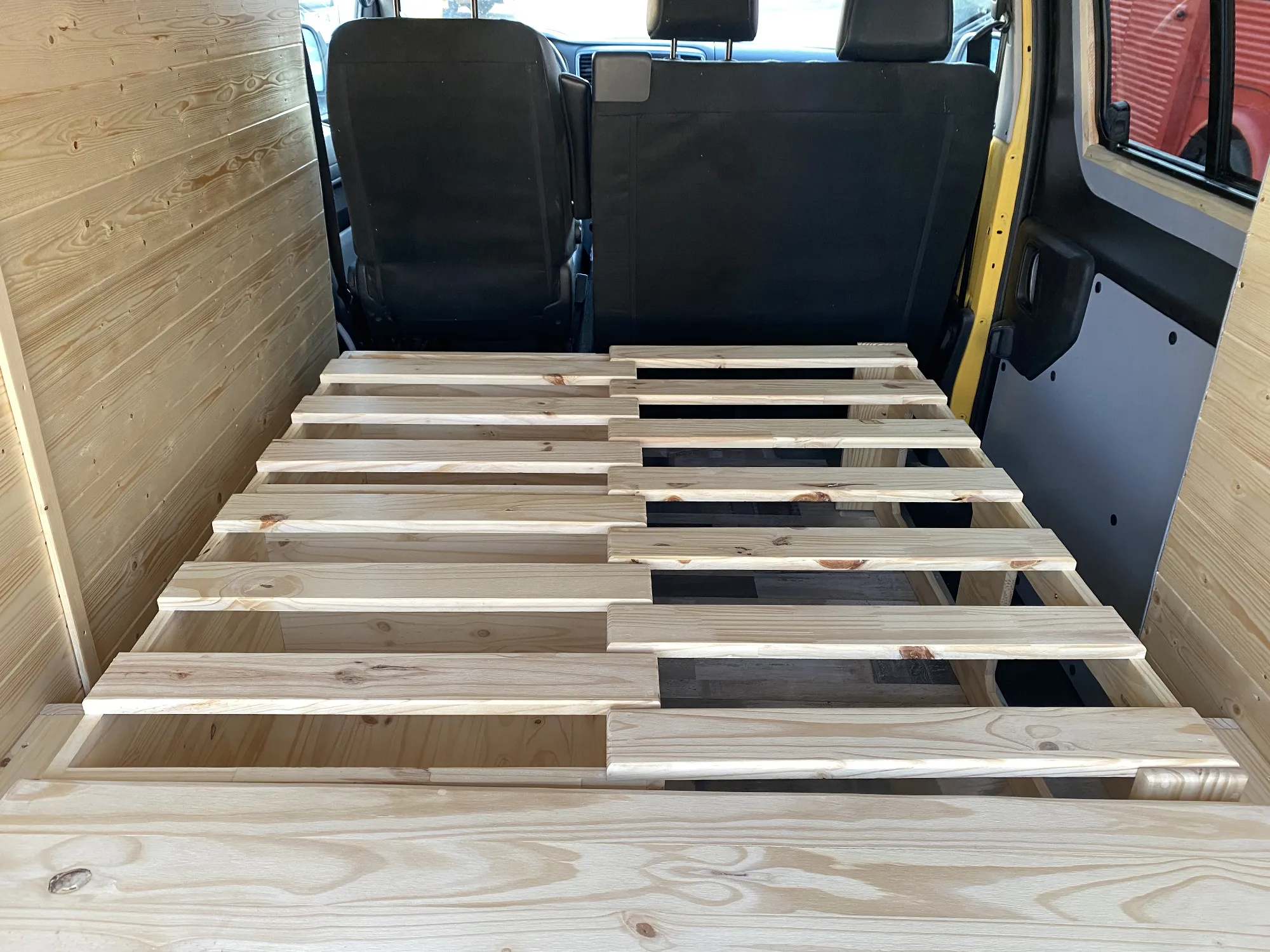 Intérieur de van aménagé